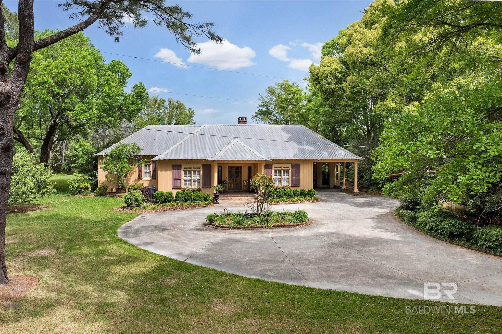 Image 3: Front Of Structure