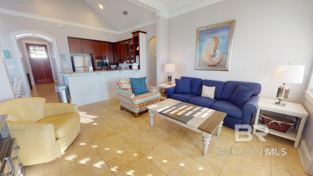 Image 4: Living Room