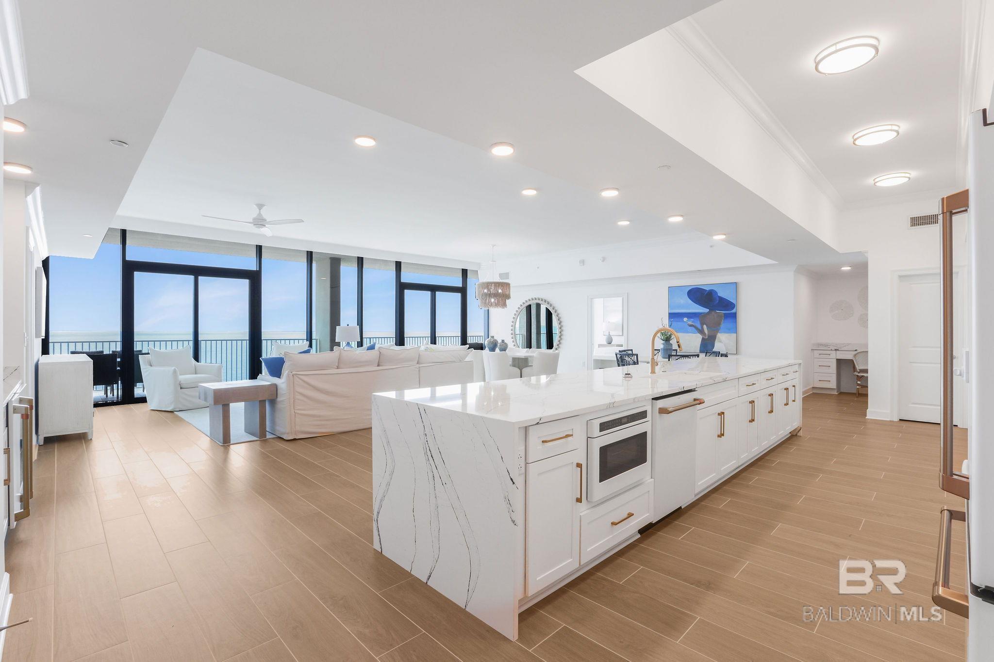 Image 3: Kitchen