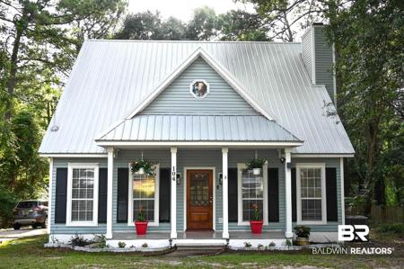 104 Crestview Circle