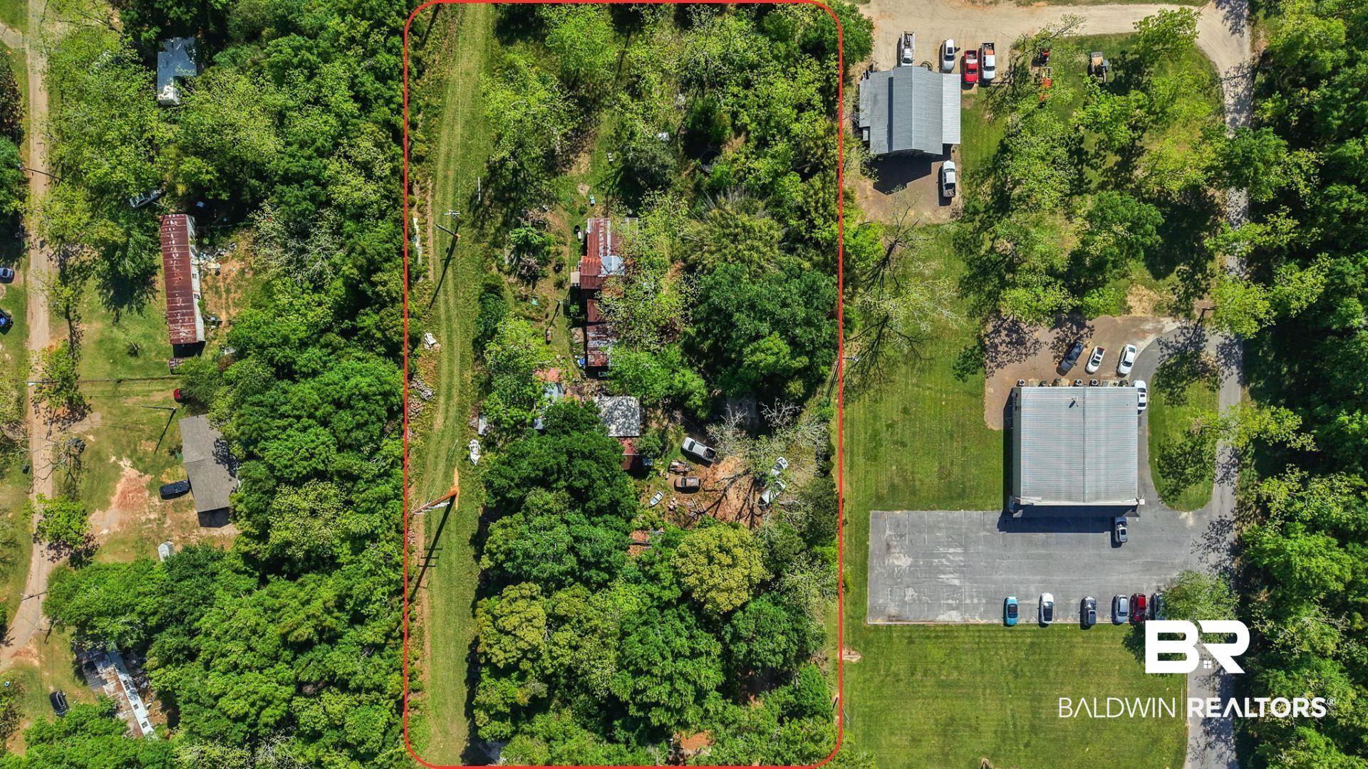 Image 4: Aerial View with property boundaries marked.