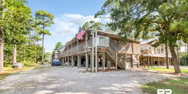 1412 Oleander Ln