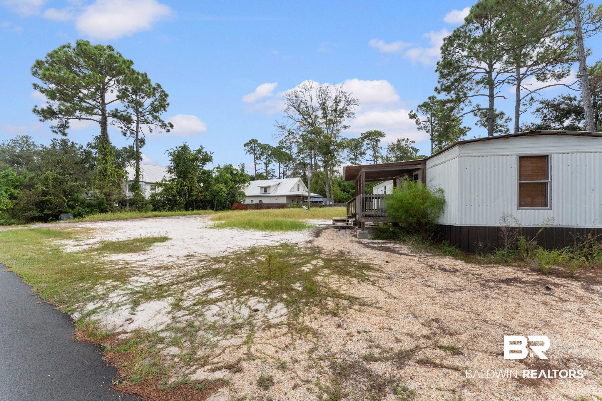 Image 4: View of yard