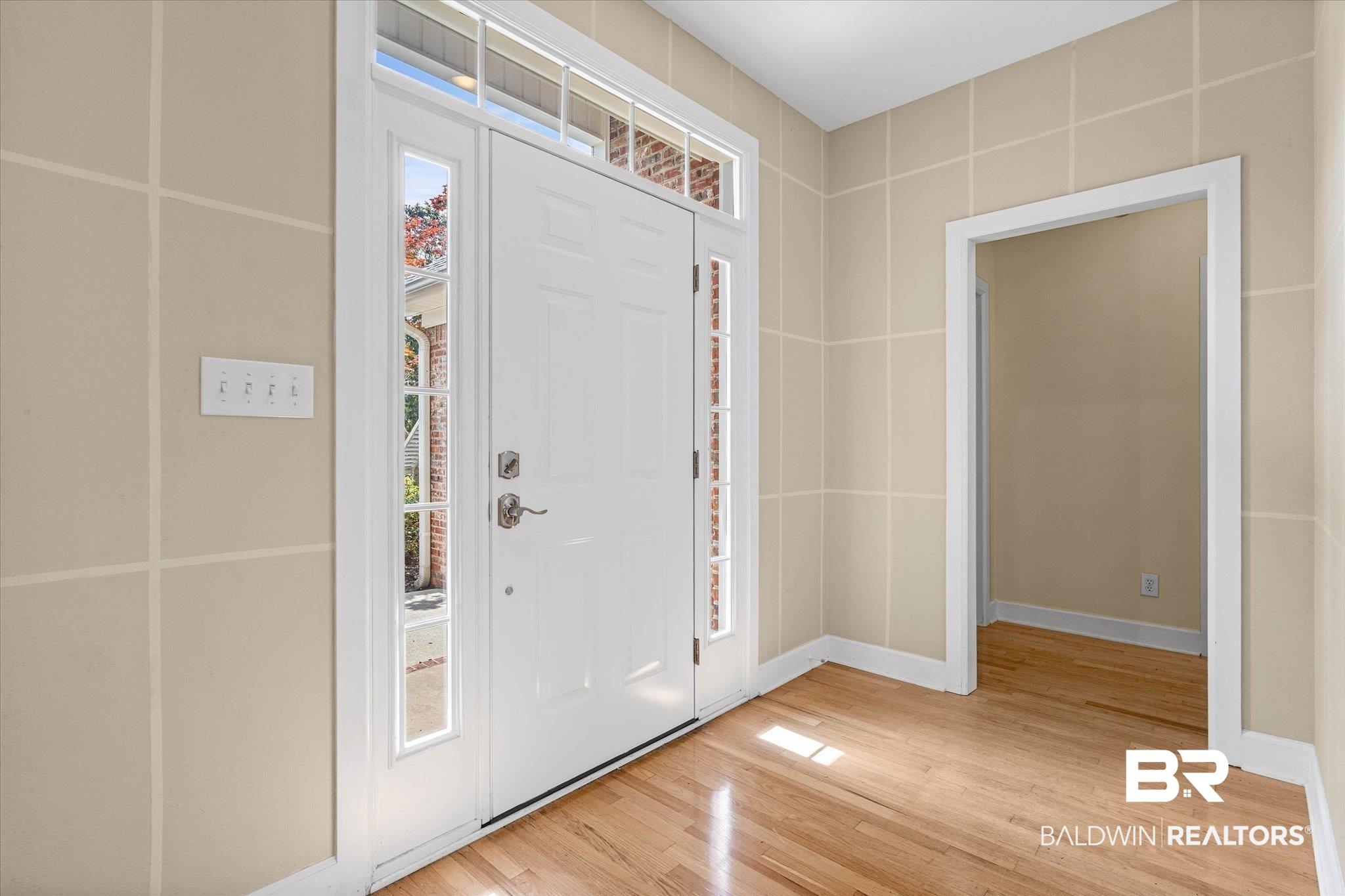 Image 3: Foyer