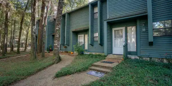 35 Summer Oaks Drive