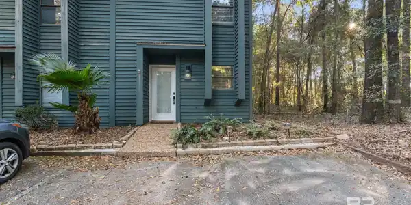 9 Summer Oaks Drive