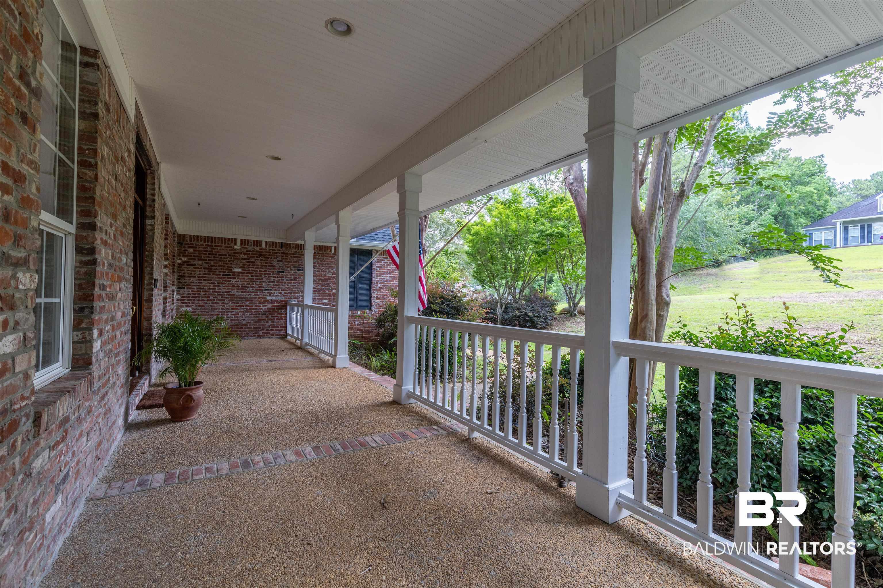 Image 4: FRONT PORCH