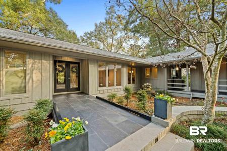 934 Sea Cliff Drive