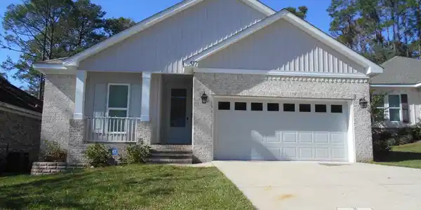 517 Rolling Hill Circle