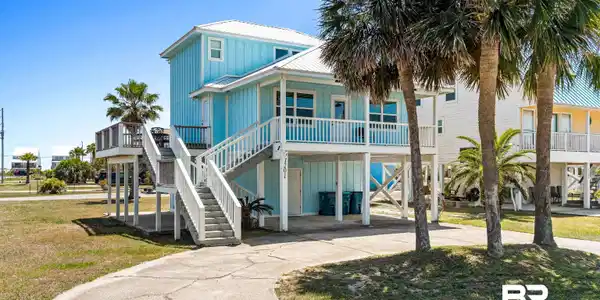 1201 Lagoon Avenue