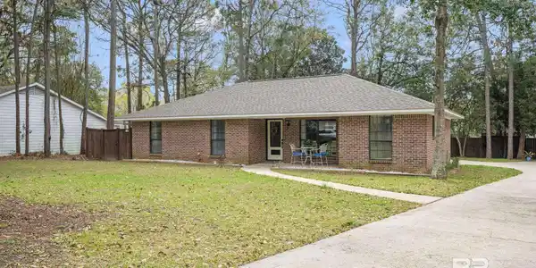 110 Leigh Circle
