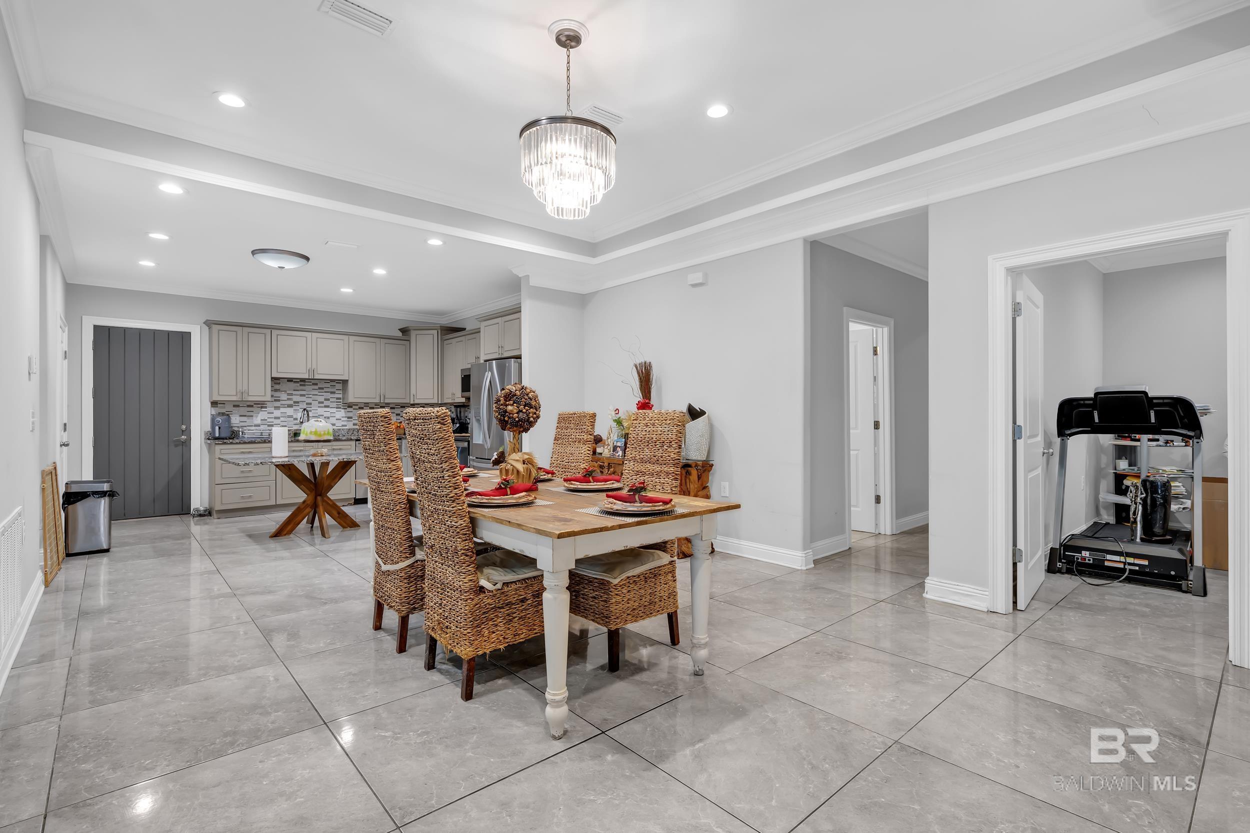 Image 4: Dining Area