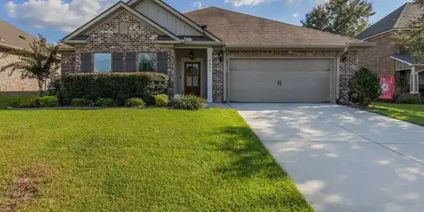 8693 Rosedown Lane