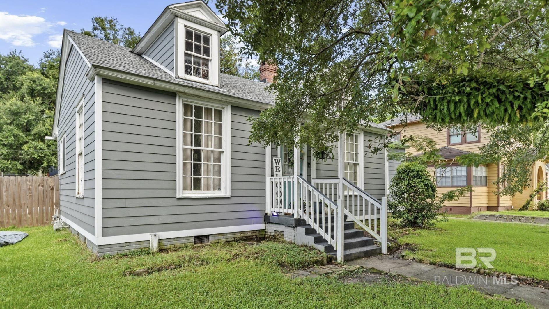 Image 3: Front Of Structure