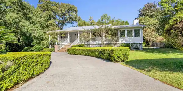 605 Van Avenue