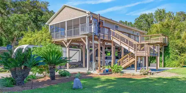 9624 N Bay Road