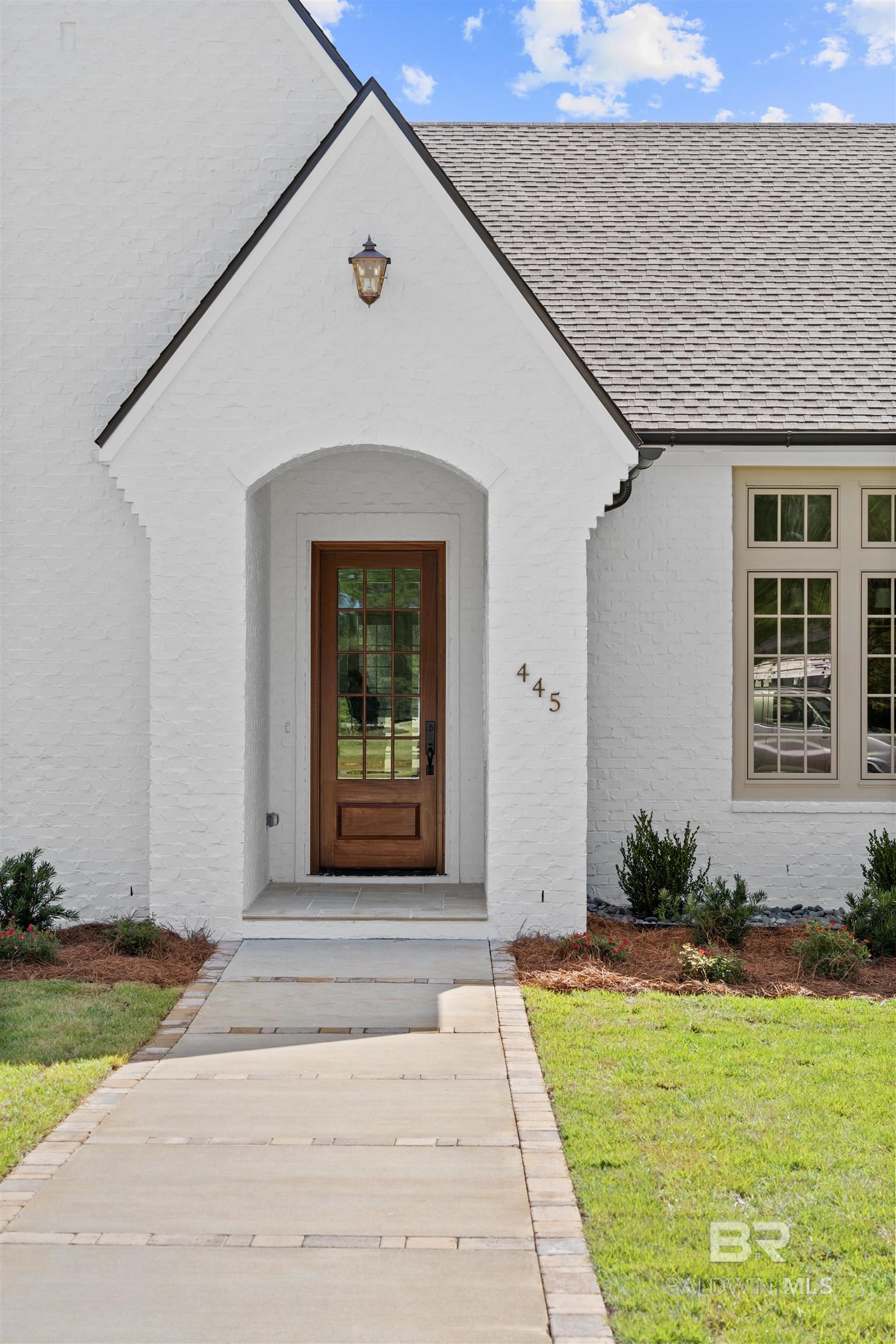 Image 3: Entryway