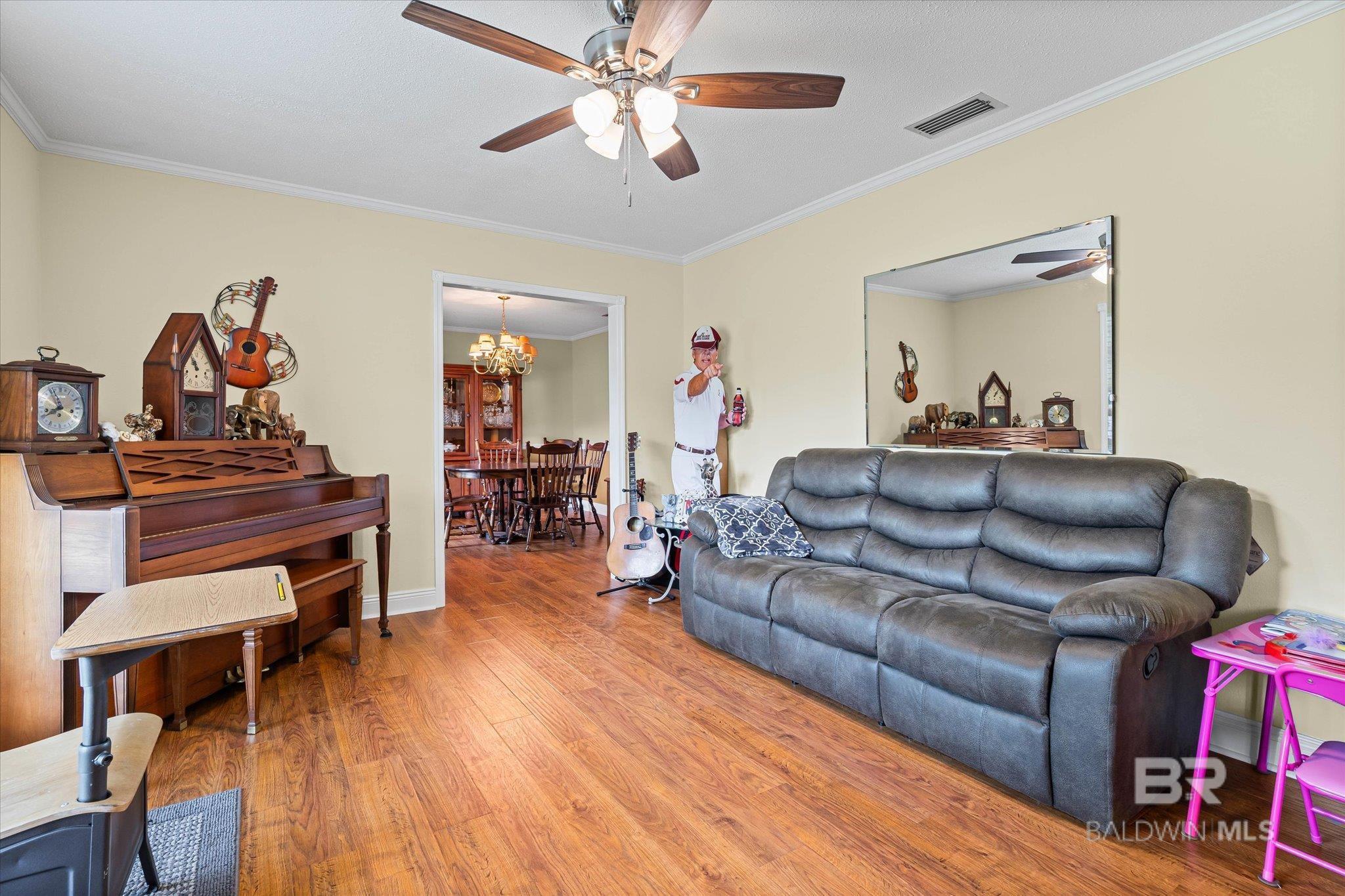 Image 2: Living Room