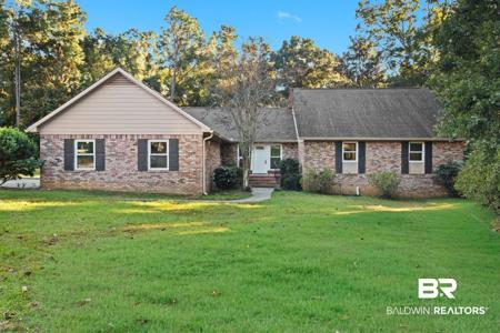 802 Pinewood Court