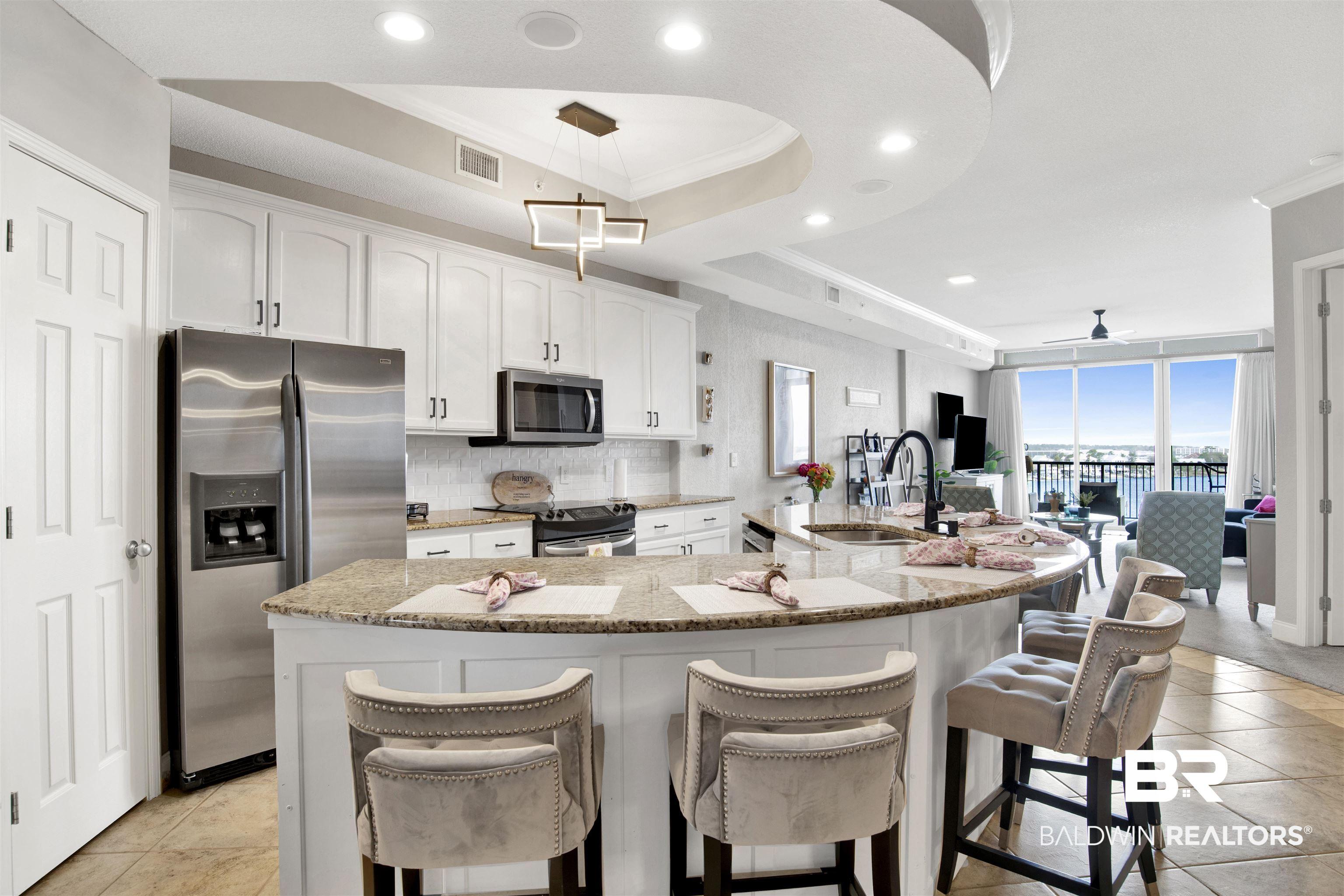 Image 3: Kitchen