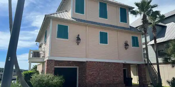 3885 Lafitte Boulevard
