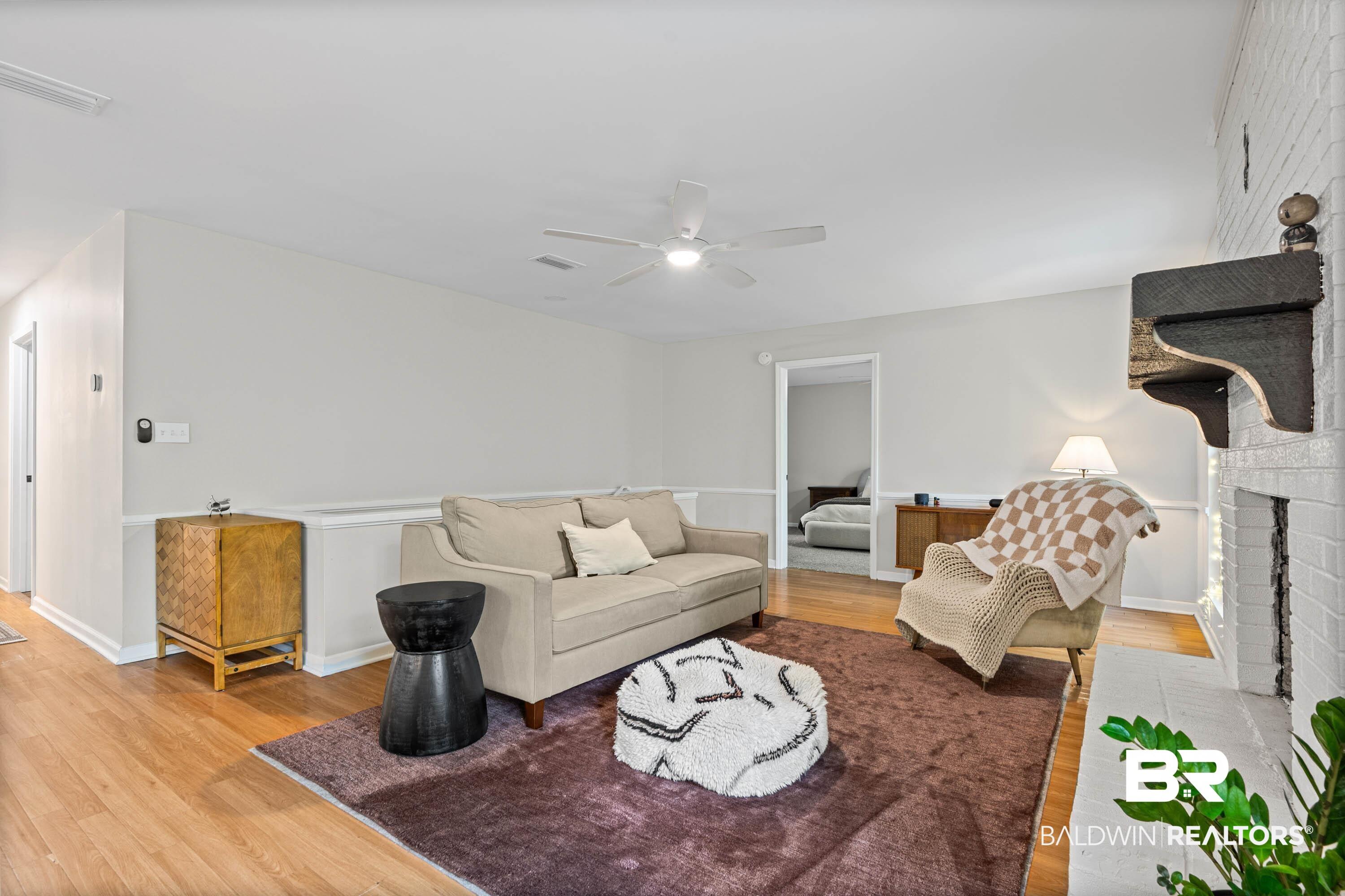 Image 3: Family Room Luxury Vinyl Floors