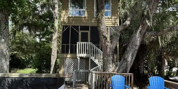 805 Captain O'Neal Drive
