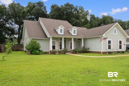 320 Nandina Loop