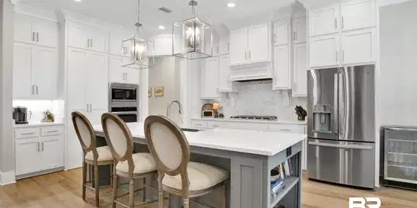 Image 3: Kitchen