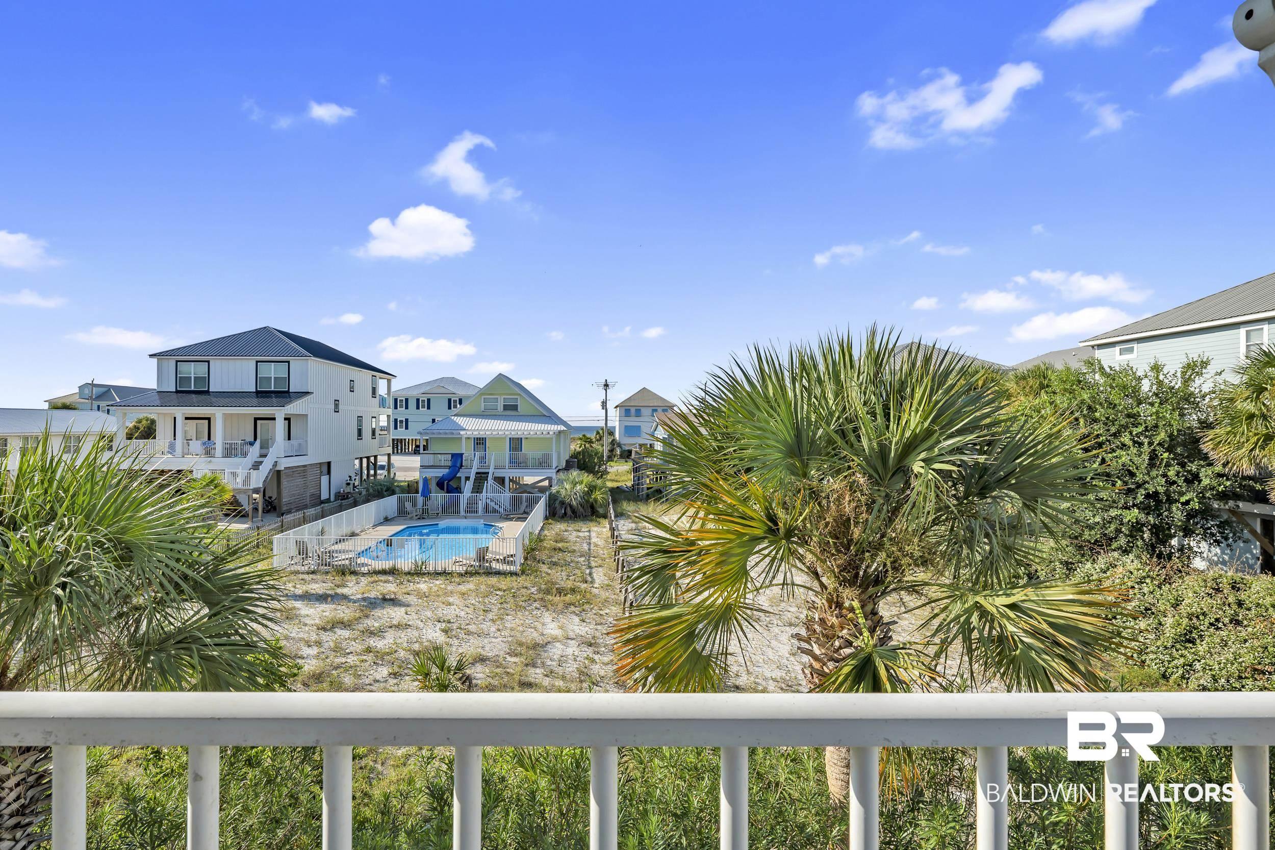 Image 3: Balcony with view of pool area