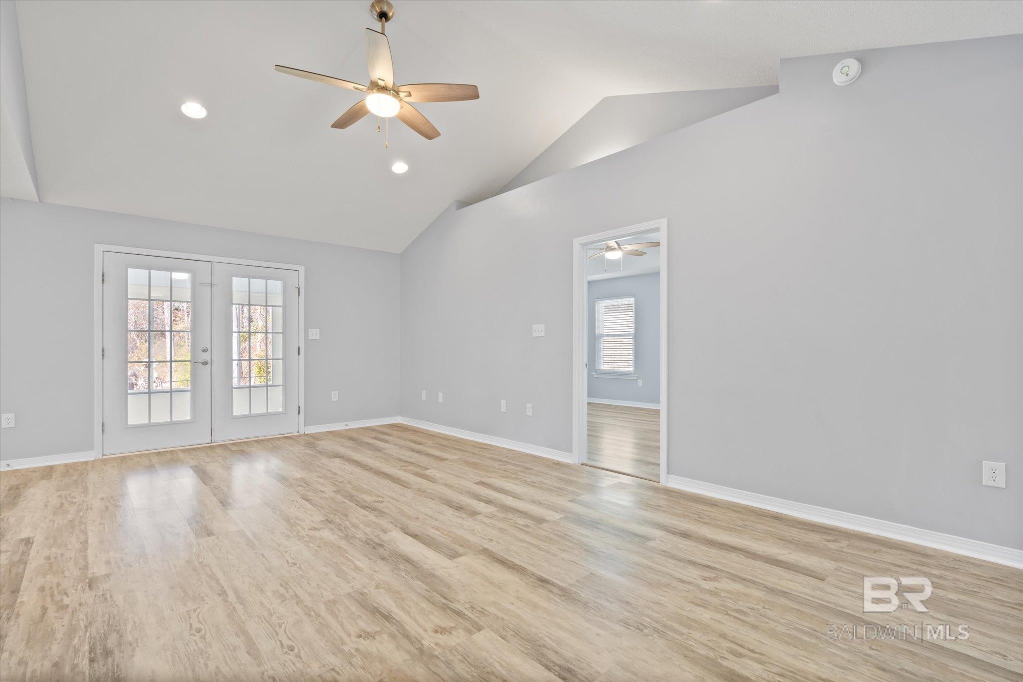Image 4: Living room