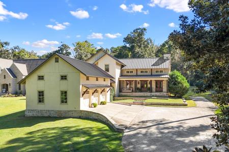 1006 Captain O'Neal Drive