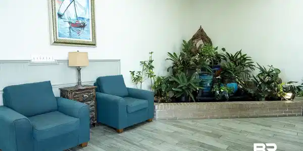 Image 2: Lobby with wainscoting