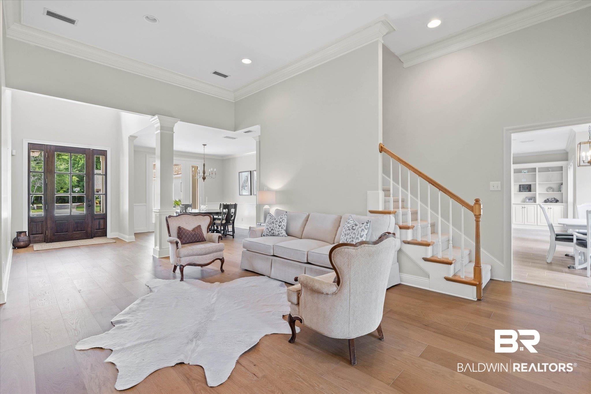 Image 4: Hardwood flooring throughout the main living space