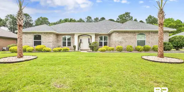 655 Magnolia Circle