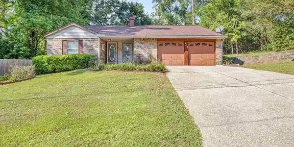 202 Lakeview Loop