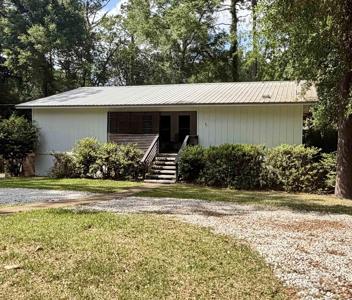 711 Cedar Avenue