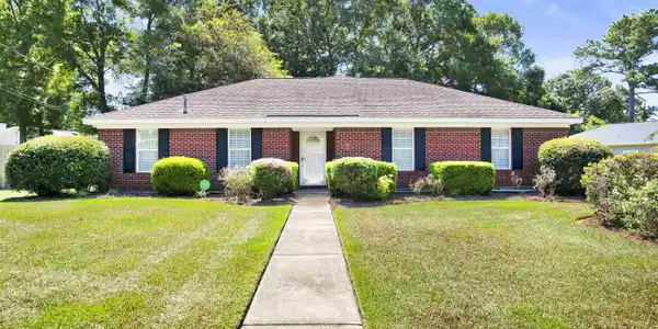 103 Shirley Circle
