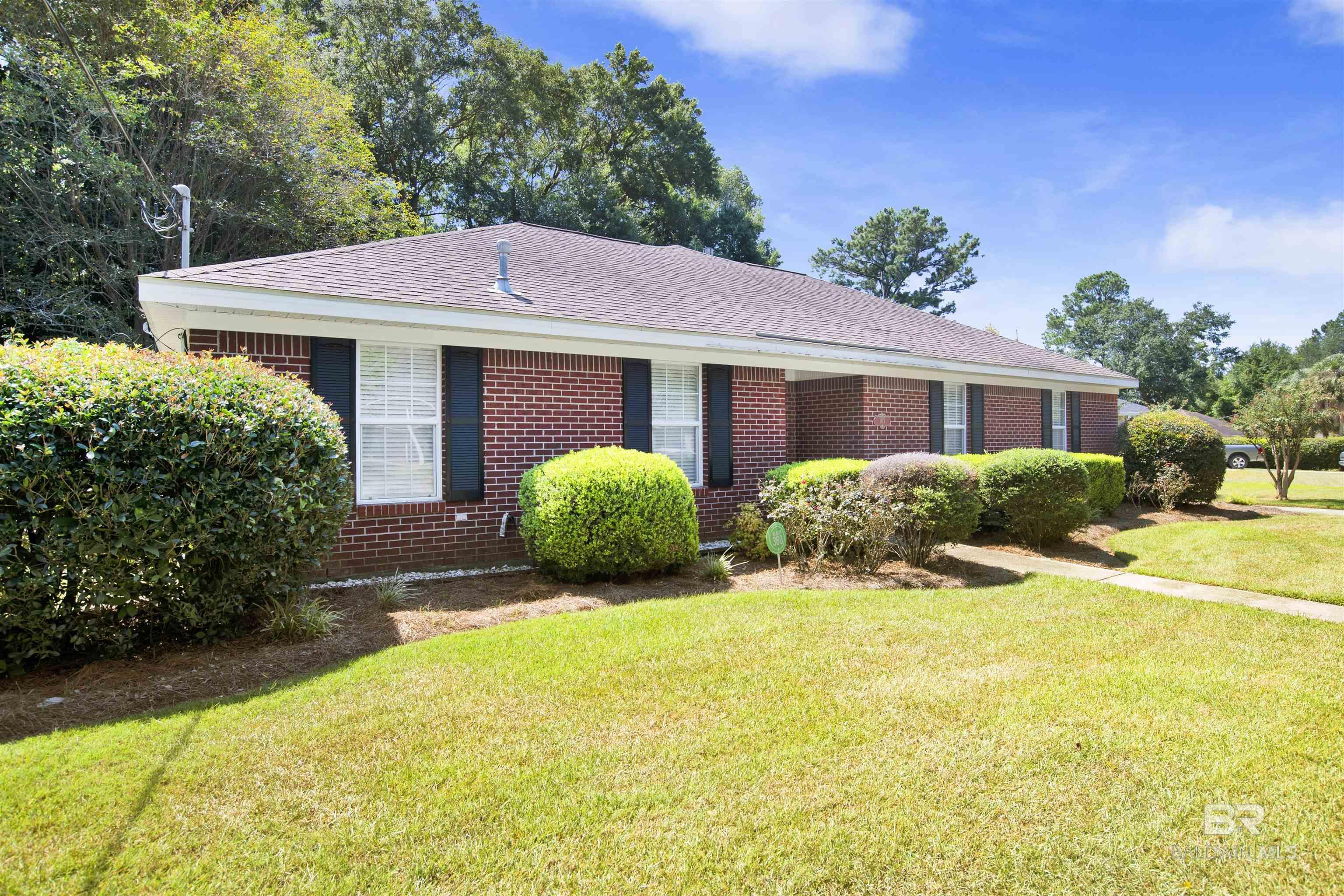 Image 4: Front Of Structure