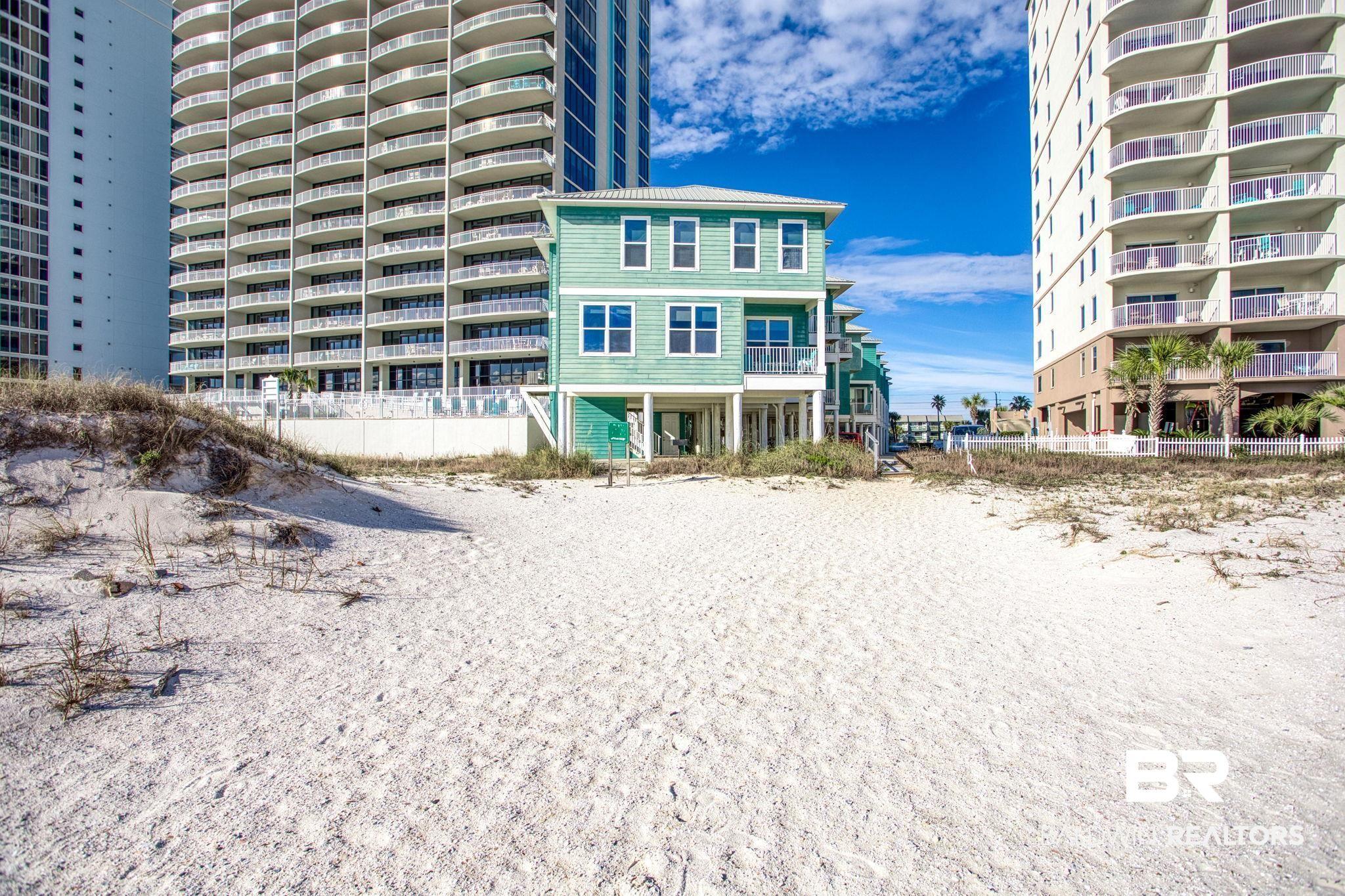 Image 2: View of apartment building / complex