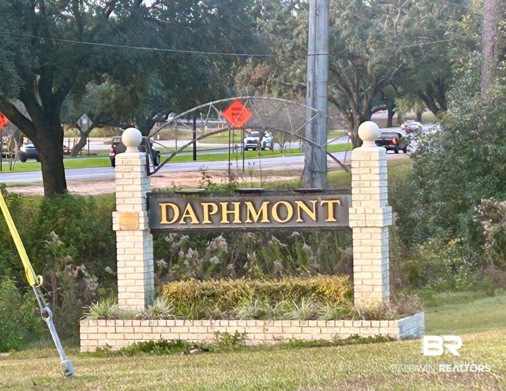Image 2: View of community / neighborhood sign