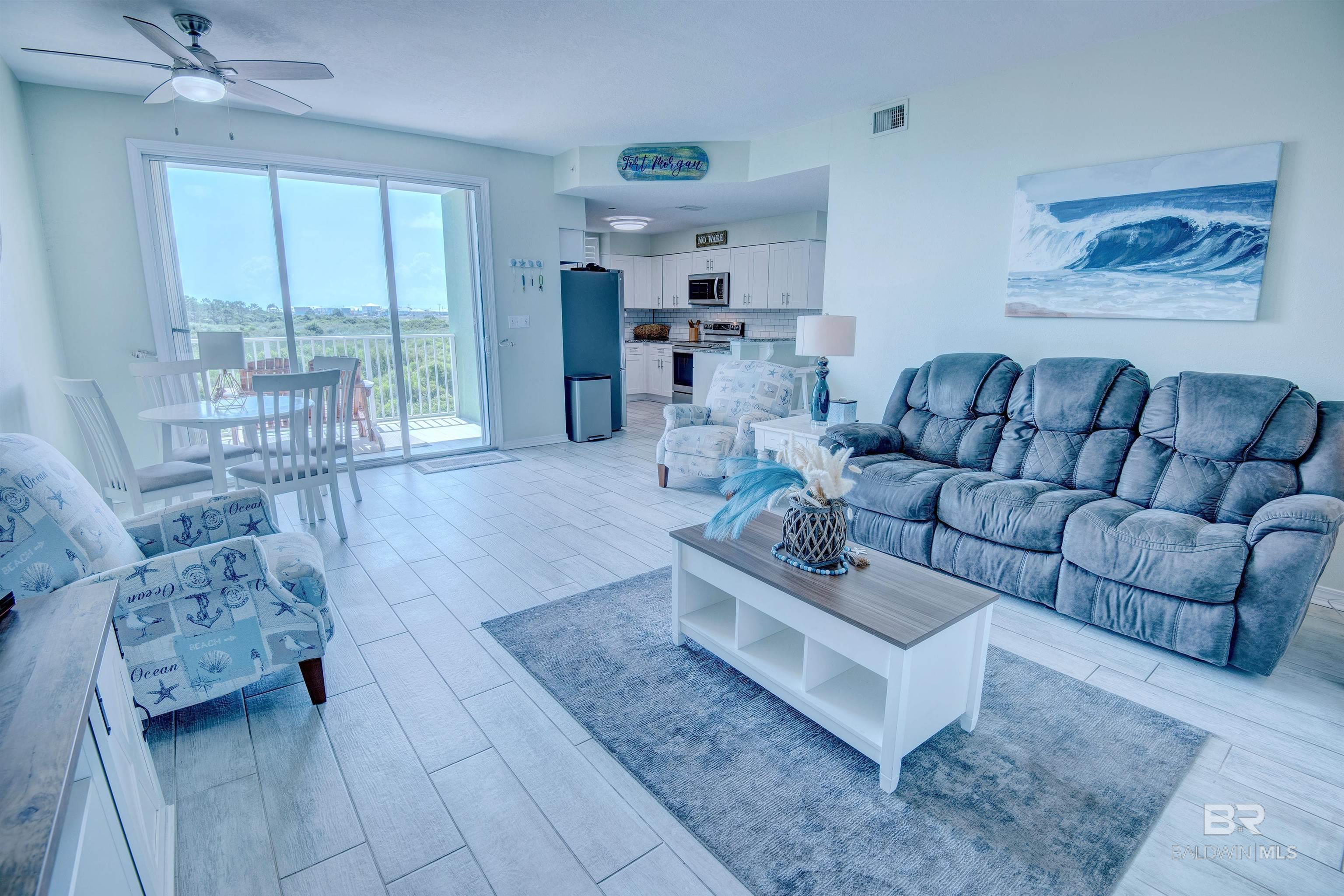 Image 3: Living Room