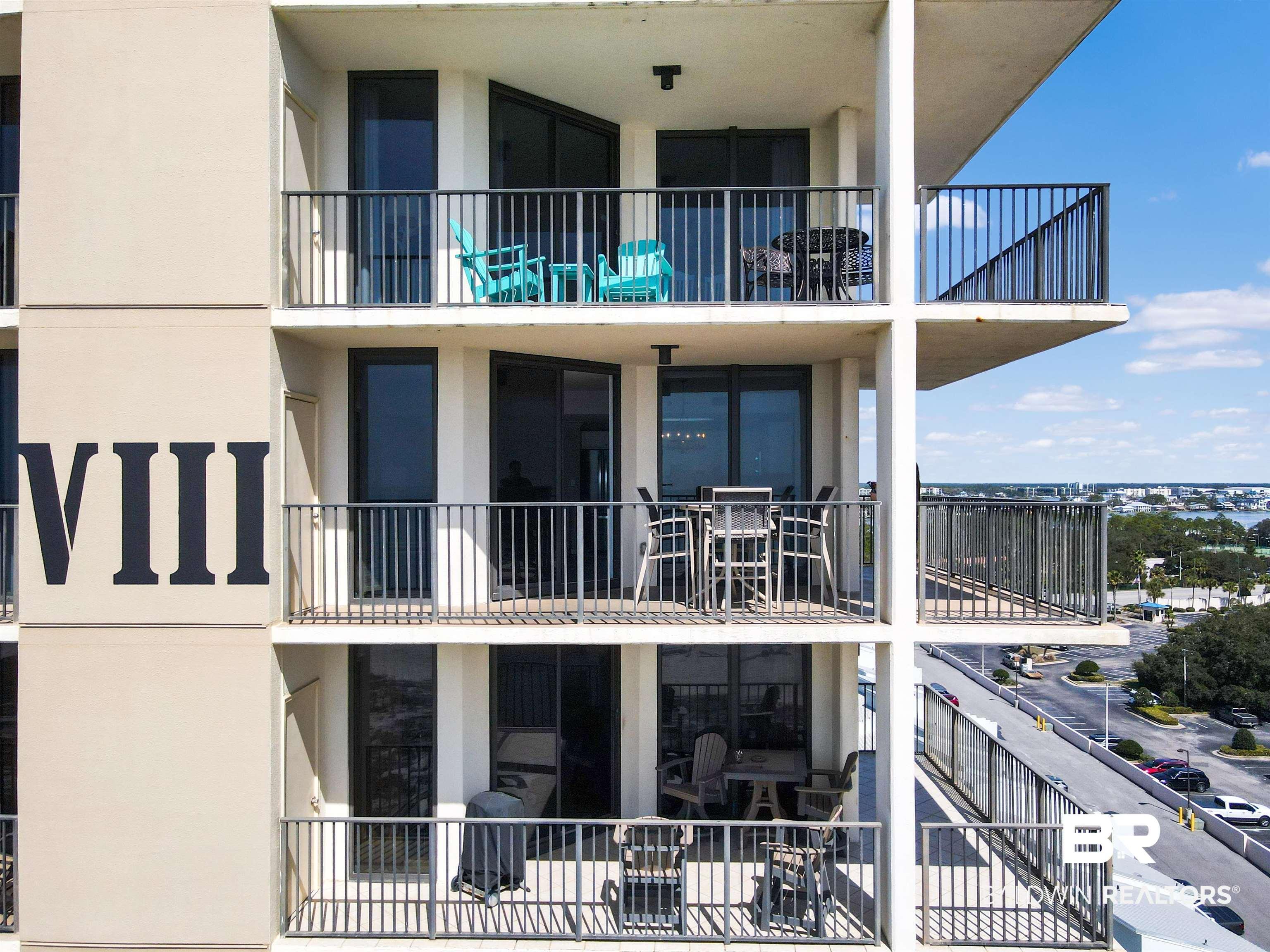 Image 3: Wrap Around Balcony