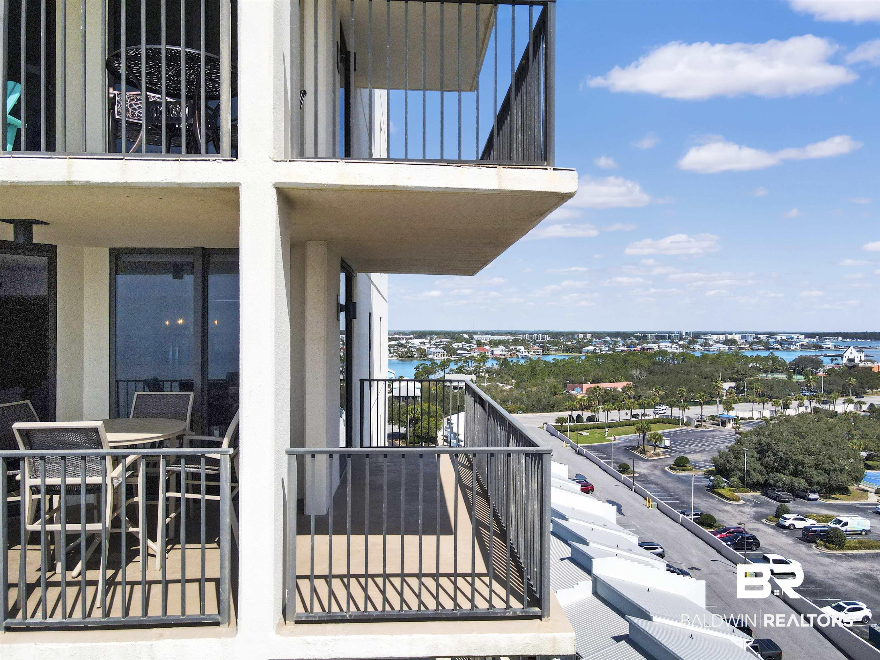 Image 4: Wrap Around Balcony