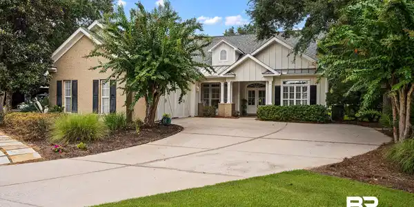 521 Retreat Ln
