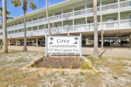 920 W Lagoon Avenue