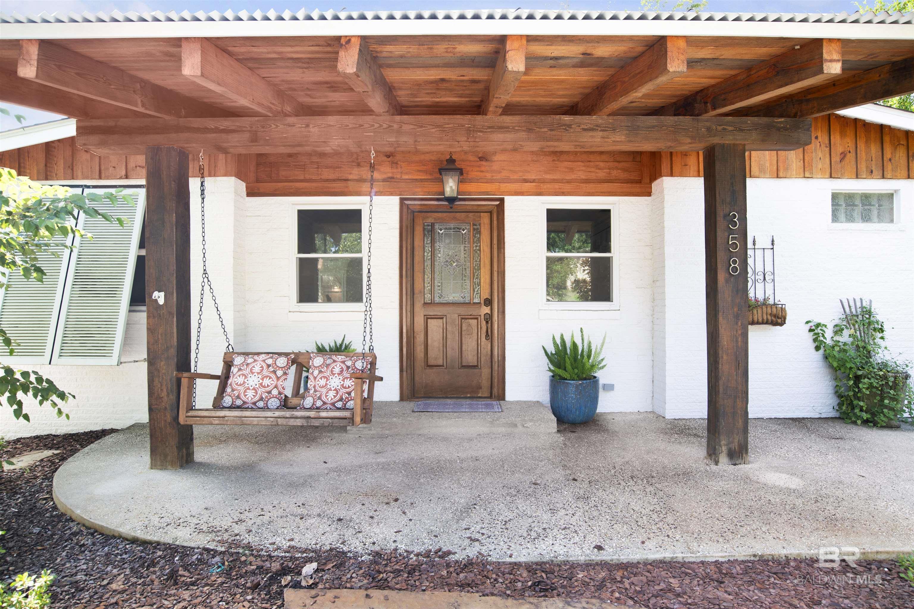 Image 4: Front Porch