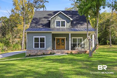 711 Deer Avenue