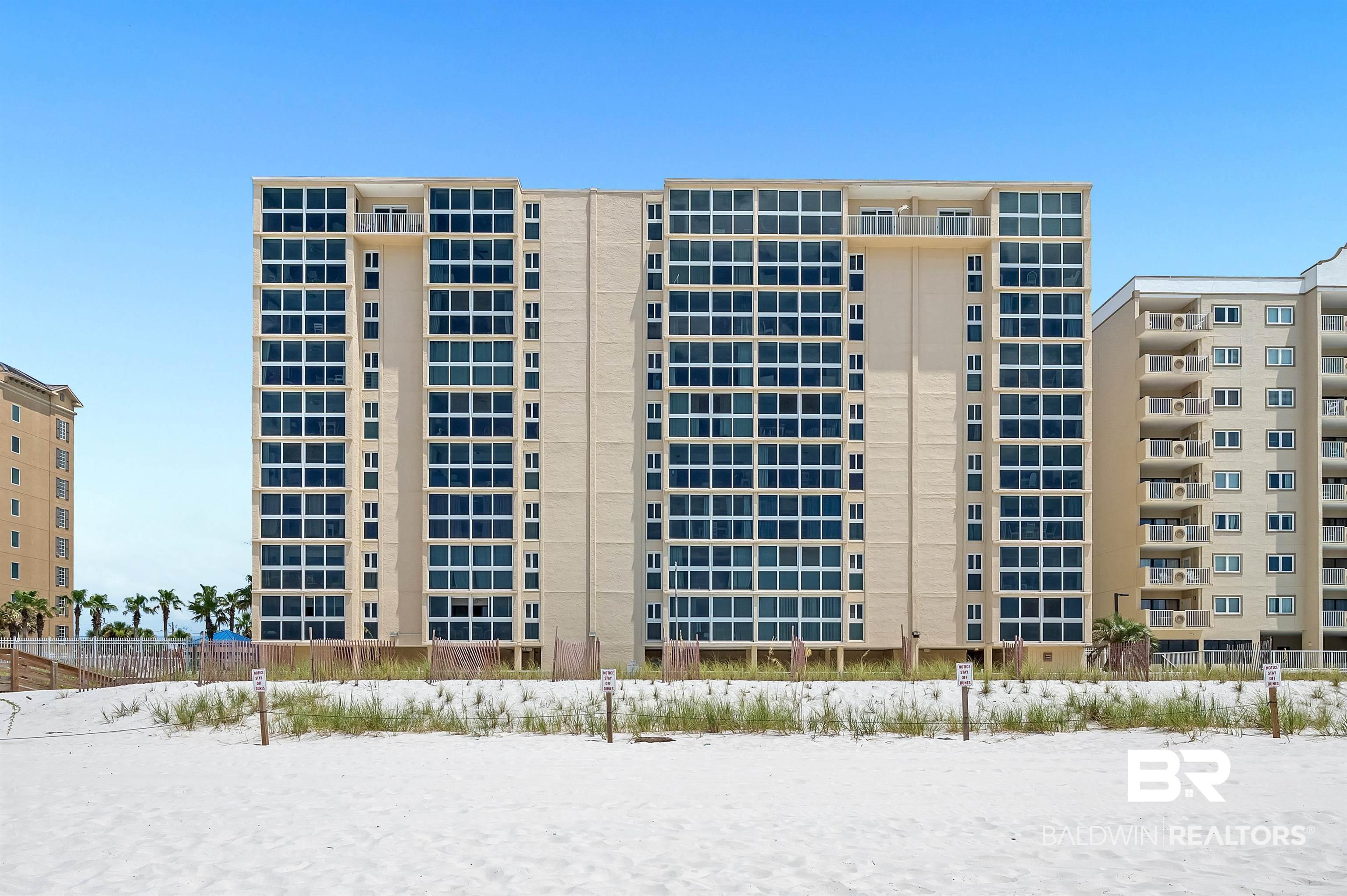 Image 2: View of apartment building / complex