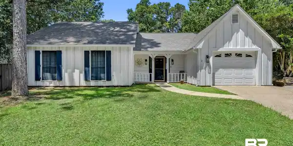 105 Montclair Loop